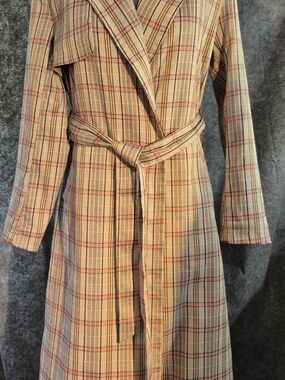 Women's Plaid Trench Coat with Self-Tie Belt - Beige & Pink